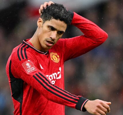 Manchester United Siapkan 3 Calon Pengganti Varane