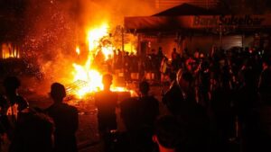 Gedung DPRD Makassar Terbakar: Kronologi dan Dugaan Penyebab