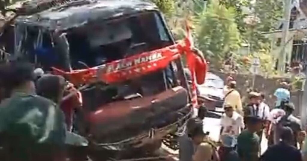 Kecelakaan Bus di Bromo Diduga Rem Blong Merenggut 8 Nyawa