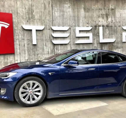 Saham Tesla Tiba-tiba Melonjak Naik