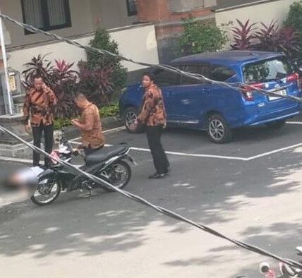 Ejekan Mahasiswa Unud Bunuh Diri