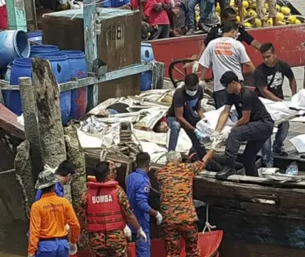 Kapal Imigran Tenggelam di Malaysia, 1 Tewas-Puluhan Hilang