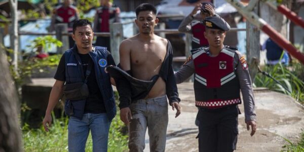 Razia Narkoba di Muka Kuning Batam Petugas Amankan 36 Warga