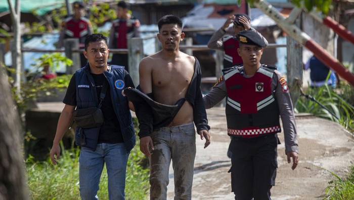 Razia Narkoba di Muka Kuning Batam Petugas Amankan 36 Warga