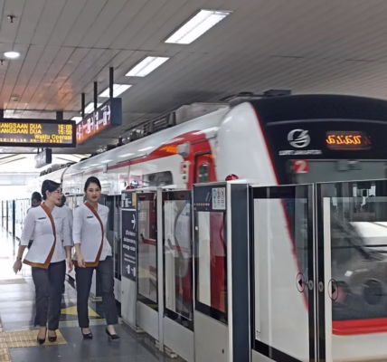 Pegawai Bergaji Rp 6,2 Juta Bisa Naik TransJ-MRT-LRT Gratis