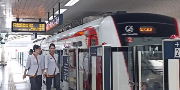 Pegawai Bergaji Rp 6,2 Juta Bisa Naik TransJ-MRT-LRT Gratis
