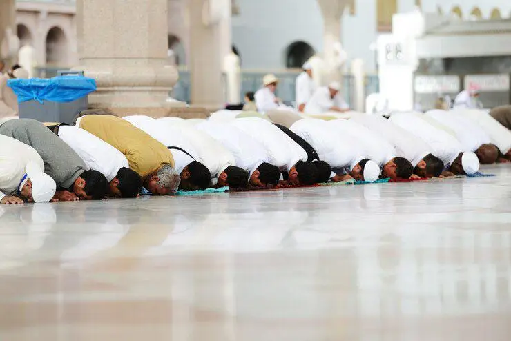 Shalat Tarawih 20 Rakaat