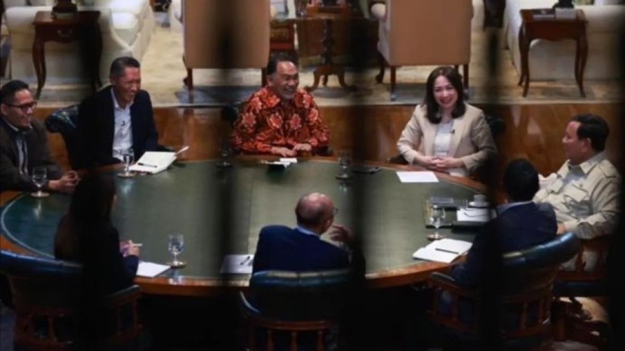 Diskusi Hambalang Prabowo Bahas Isu Nasional