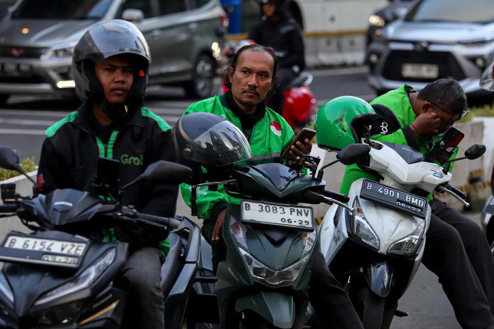 THR Ratusan Triliun untuk ASN, Swasta dan Ojek Online